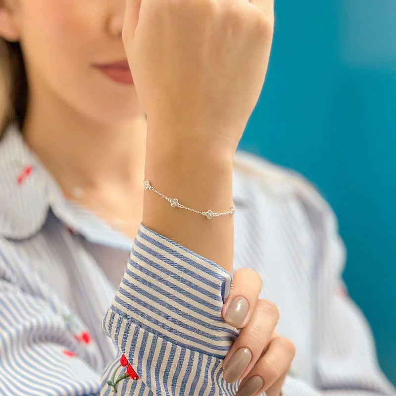 Pulseira Minimalista Trevo Cravejado
